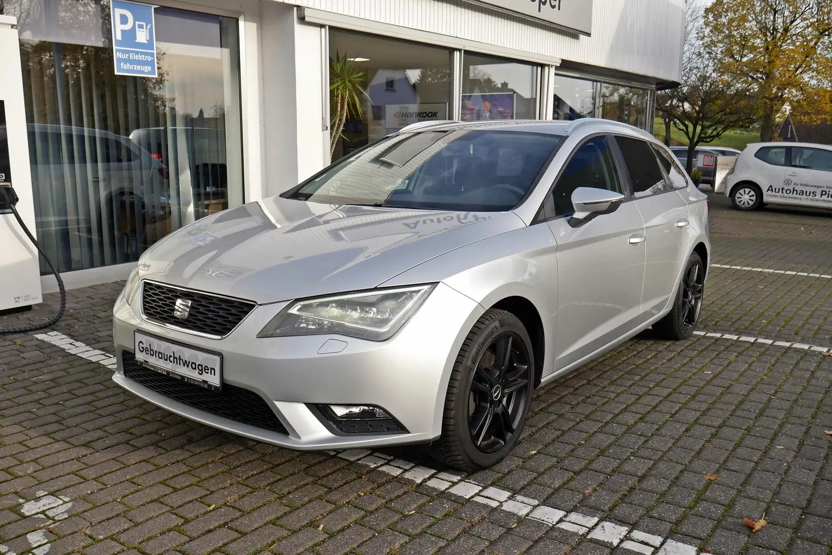 SEAT Leon 1.4 TSI Style AHK Bluetooth Sitzheizung 103 kW ... Silber - 2