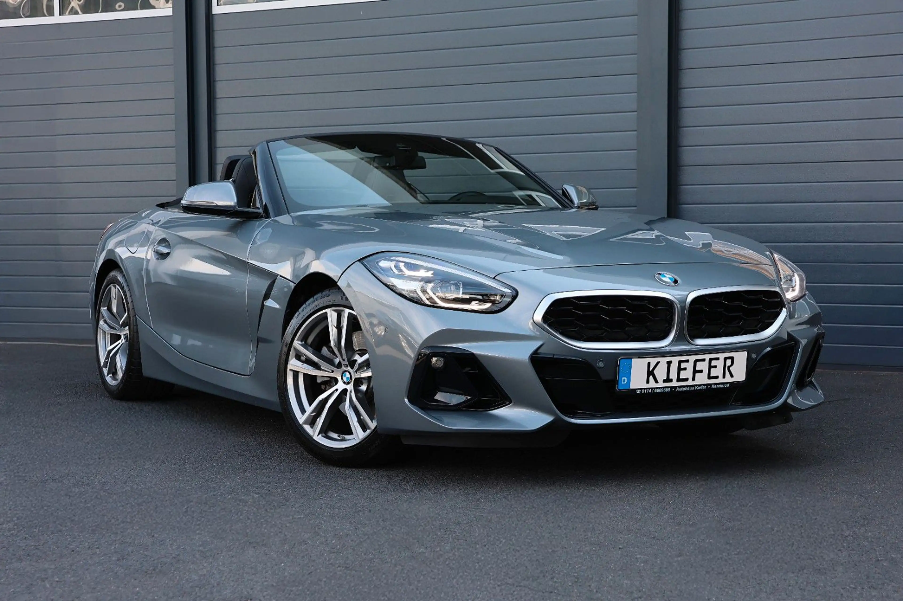 BMW Z4 sDrive30i M/HUD/APPLE/SHZ/LHZ/TOTW/KAMERA/R18