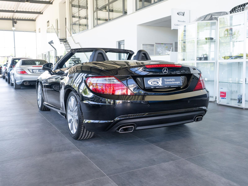 Mercedes-Benz SLK 200 *AMG*PANO*SCHECKHEFT*AIRSCARF*LEDER* — photo 6