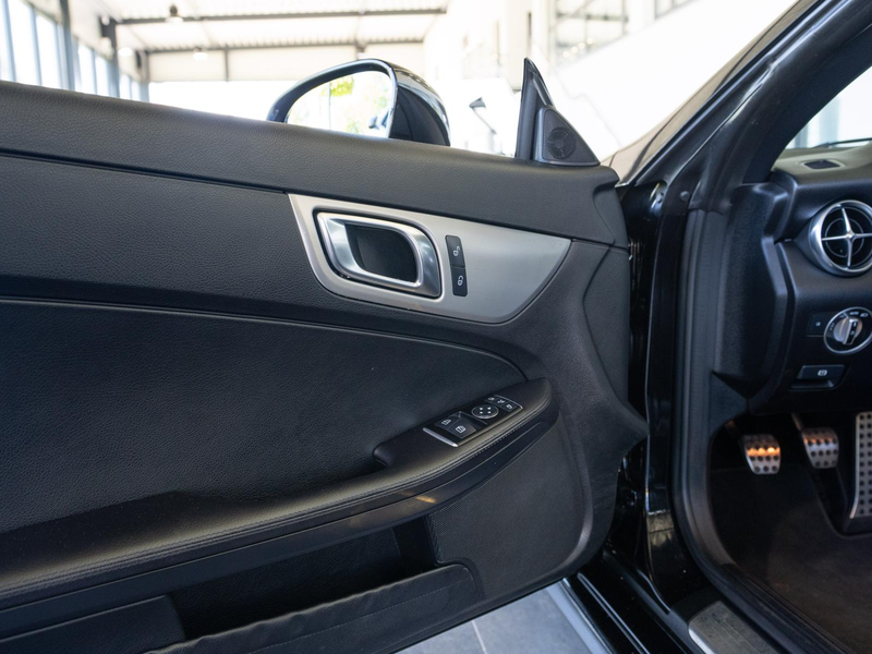 Mercedes-Benz SLK 200 *AMG*PANO*SCHECKHEFT*AIRSCARF*LEDER* — photo 11