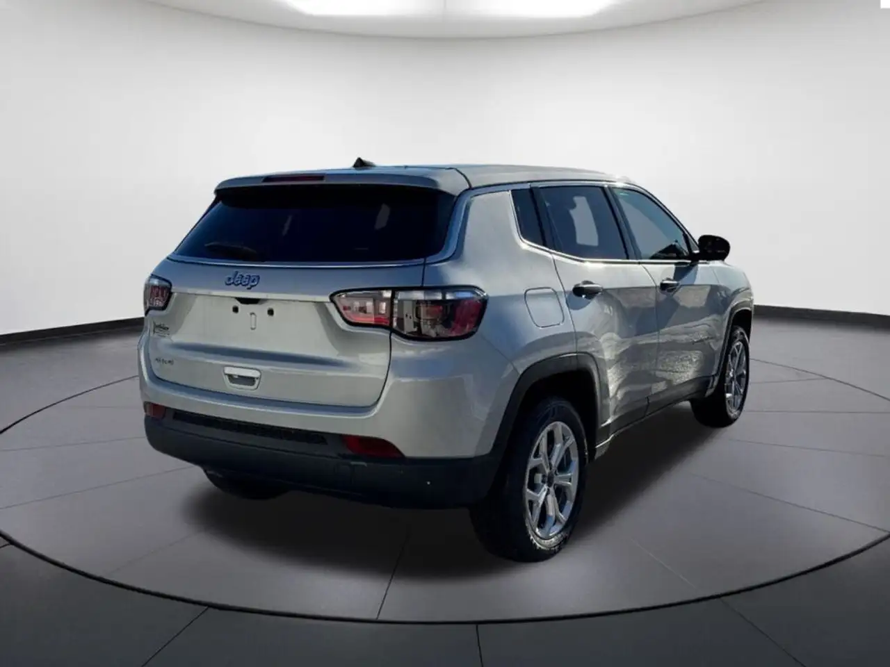 Jeep Compass photo Jeep Compass