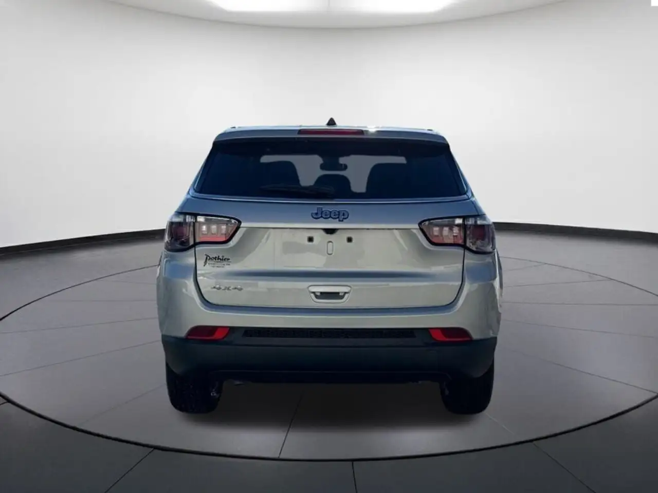 Jeep Compass photo Jeep Compass