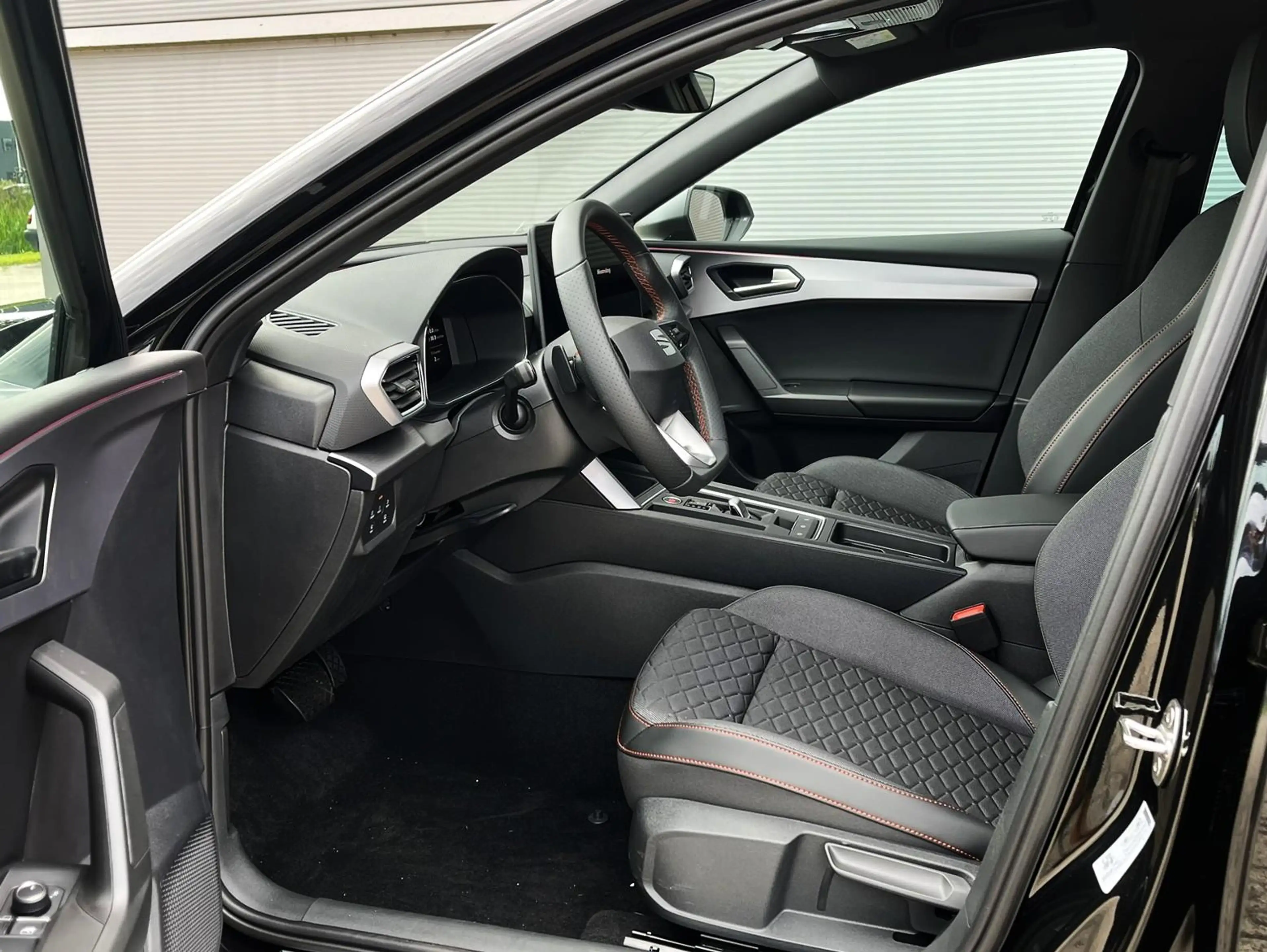 SEAT Leon e-Hybrid Sportstourer 1.5 TSI 204pk DSG FR Business | Trekh — photo 4