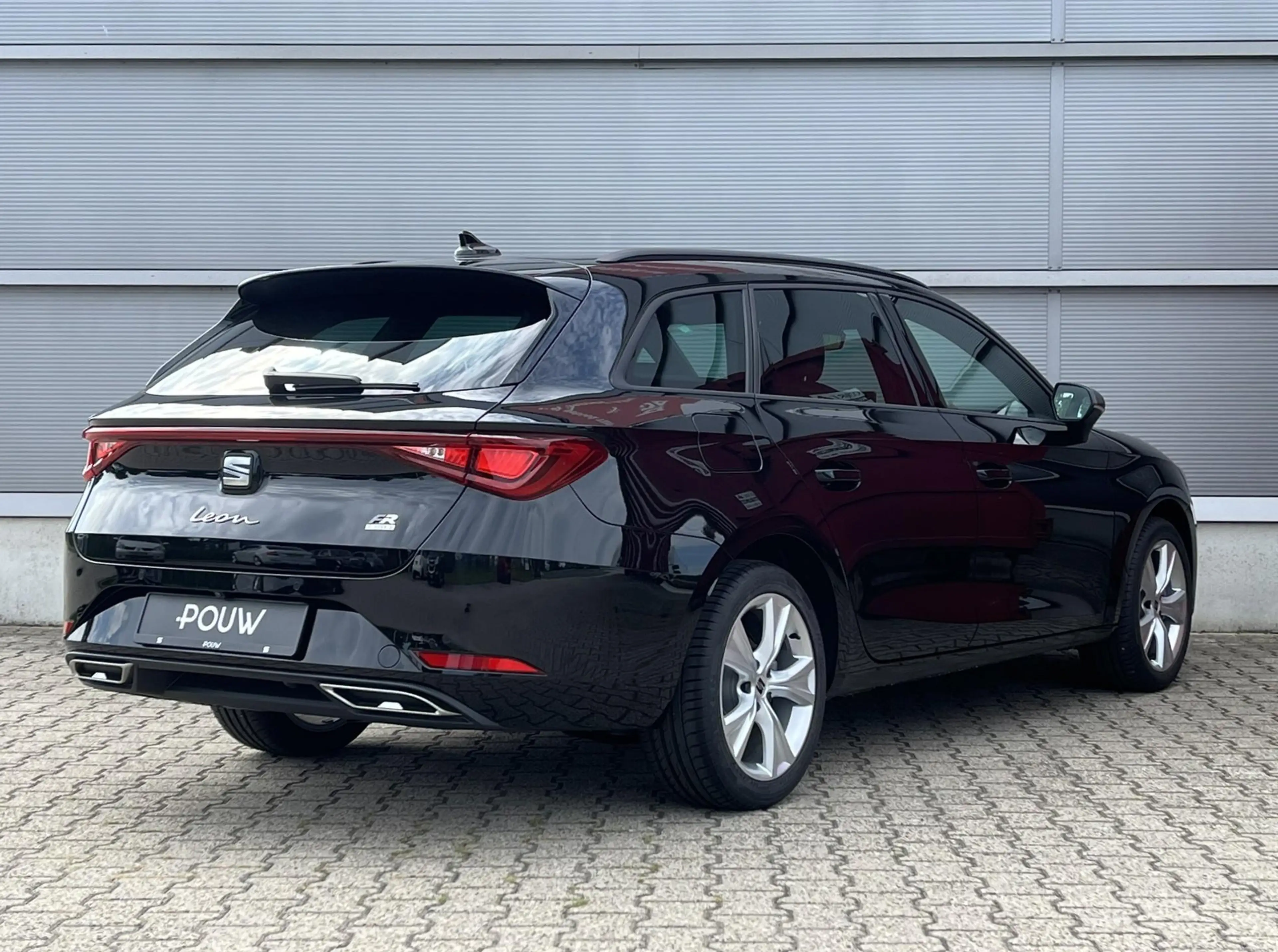 SEAT Leon e-Hybrid Sportstourer 1.5 TSI 204pk DSG FR Business | Trekh — photo 2