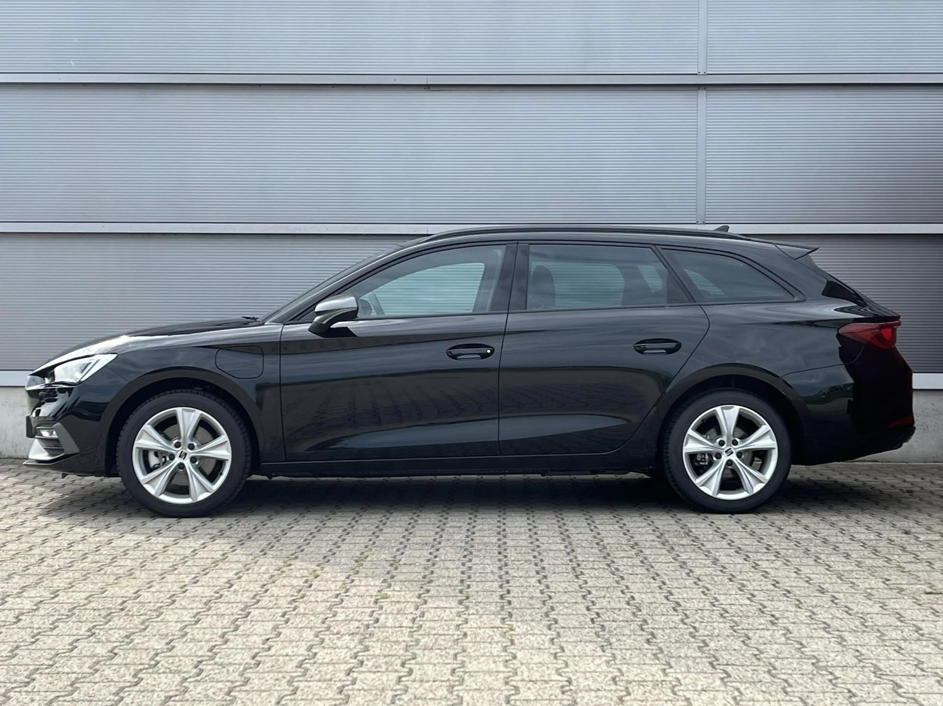 SEAT Leon e-Hybrid Sportstourer 1.5 TSI 204pk DSG FR Business | Trekh — photo 14