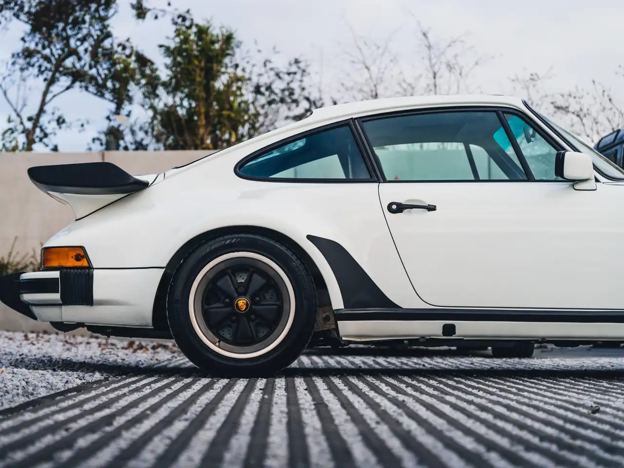 Porsche 930 Turbo 3.3 / Grand Prix White / Heated Seats / Pano, foto 8