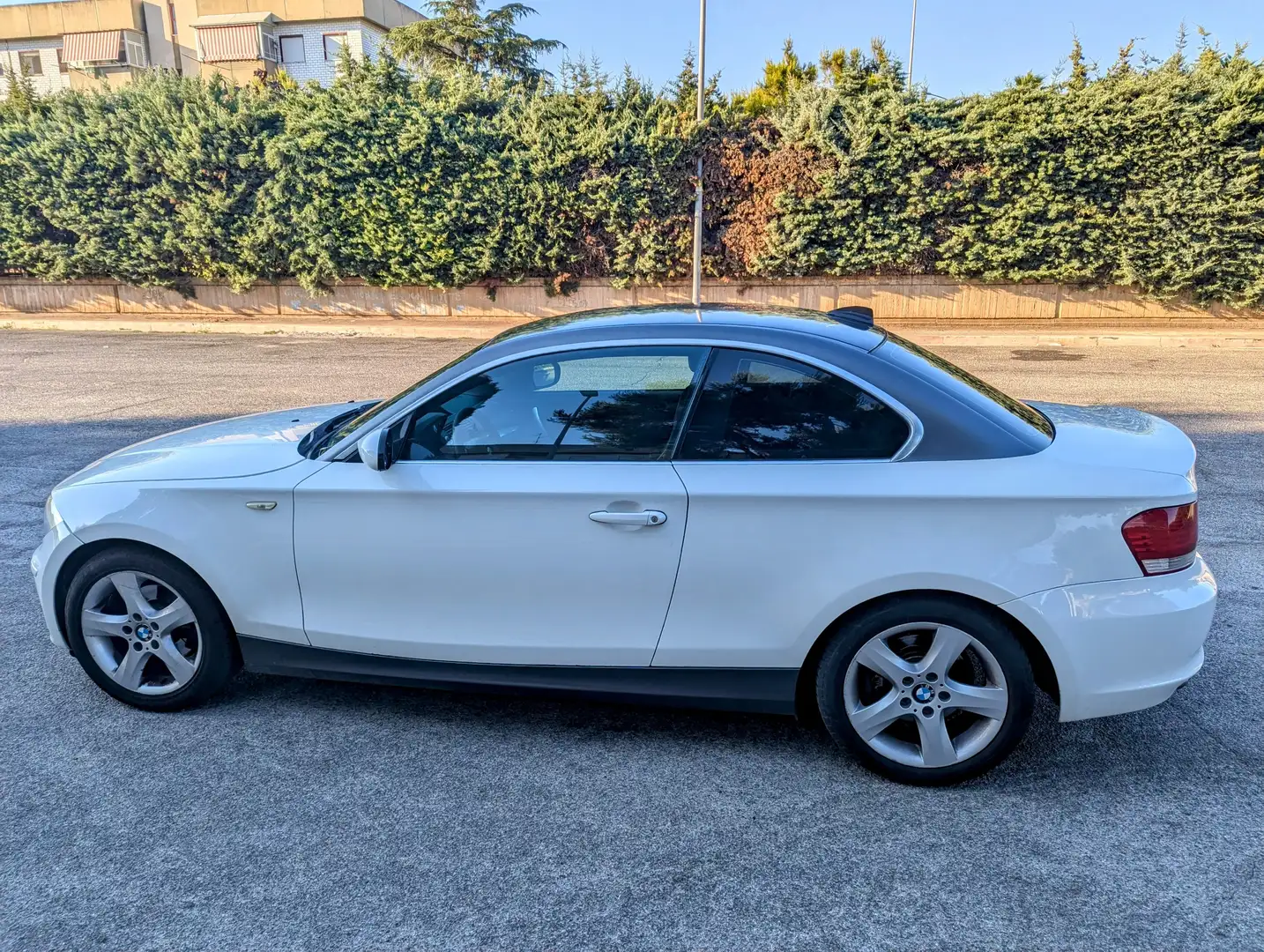 BMW 120 120d Coupe Futura dpf Bianco - 2