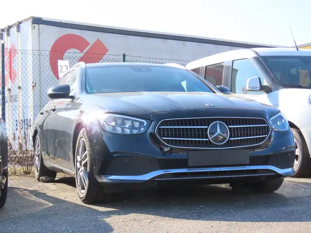 Mercedes-Benz E 220 d T Autom. Widescreen CarPlay Kamera
