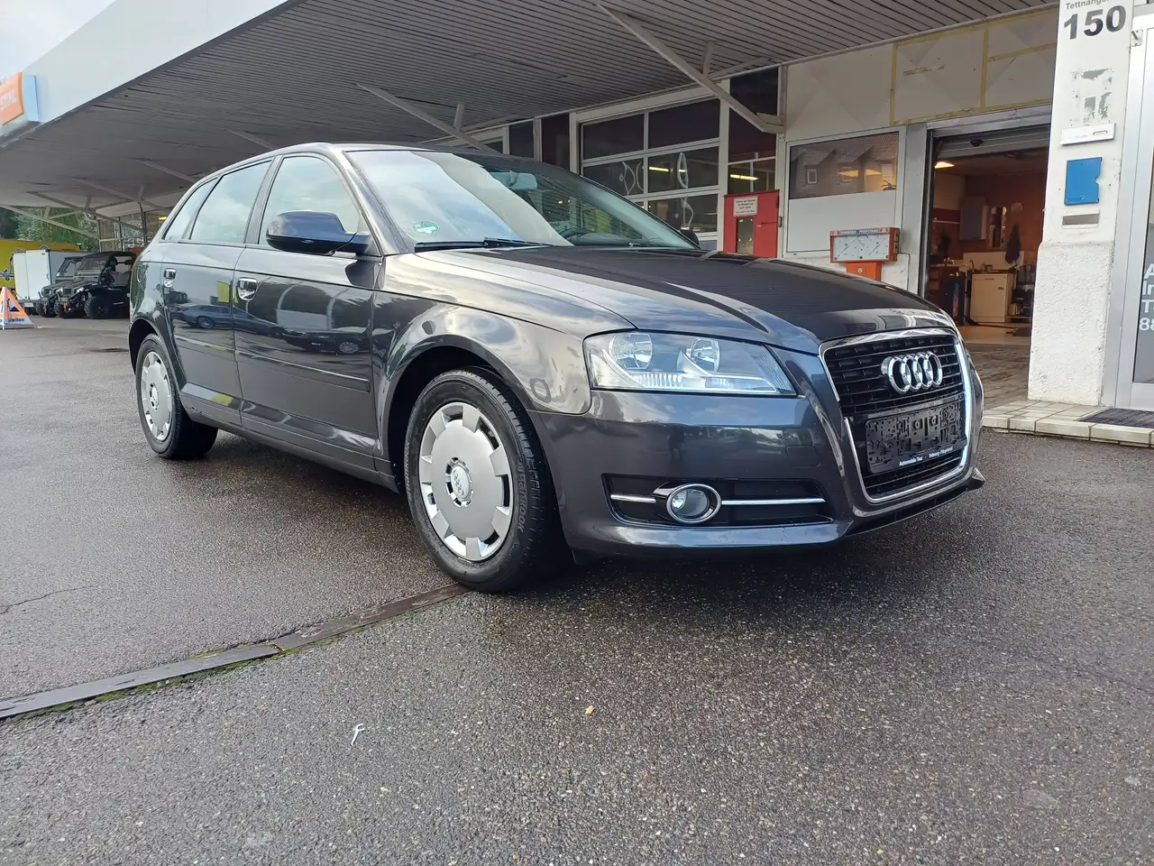 Audi A3 1.2 TFSI Attraction — photo 1 of 13