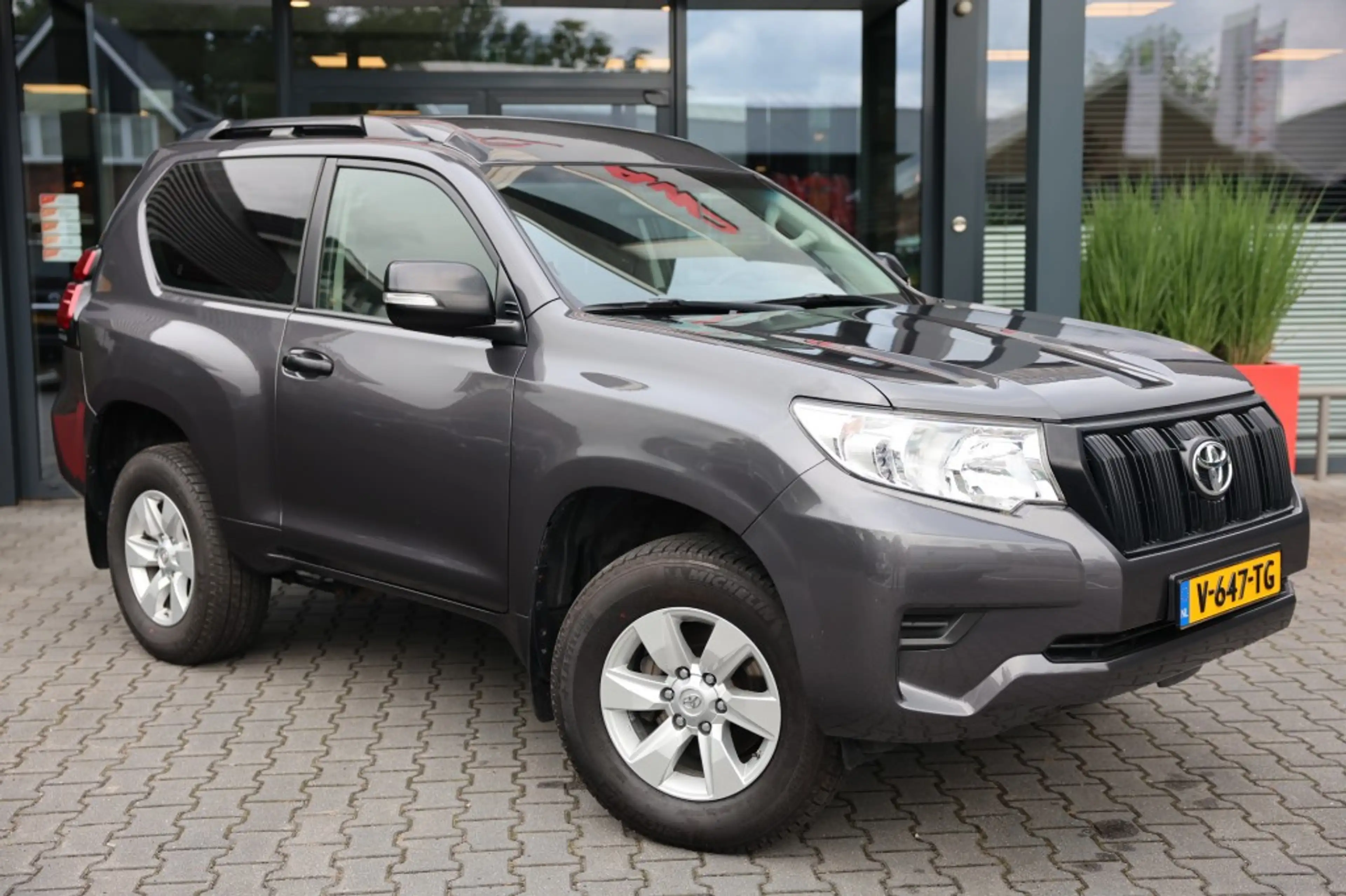 Toyota Land Cruiser 2.8D-4D 3DRS COMFORT A/T VAN