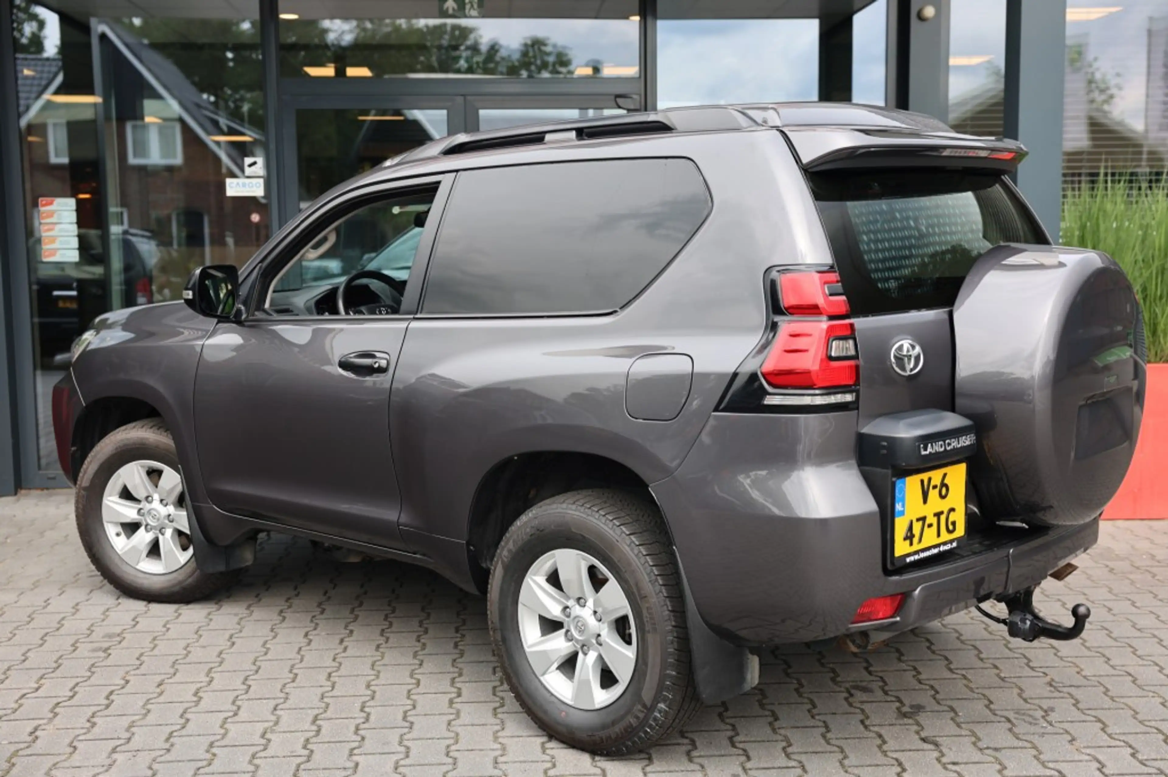 Toyota Land Cruiser 2.8D-4D 3DRS COMFORT A/T VAN — photo 4