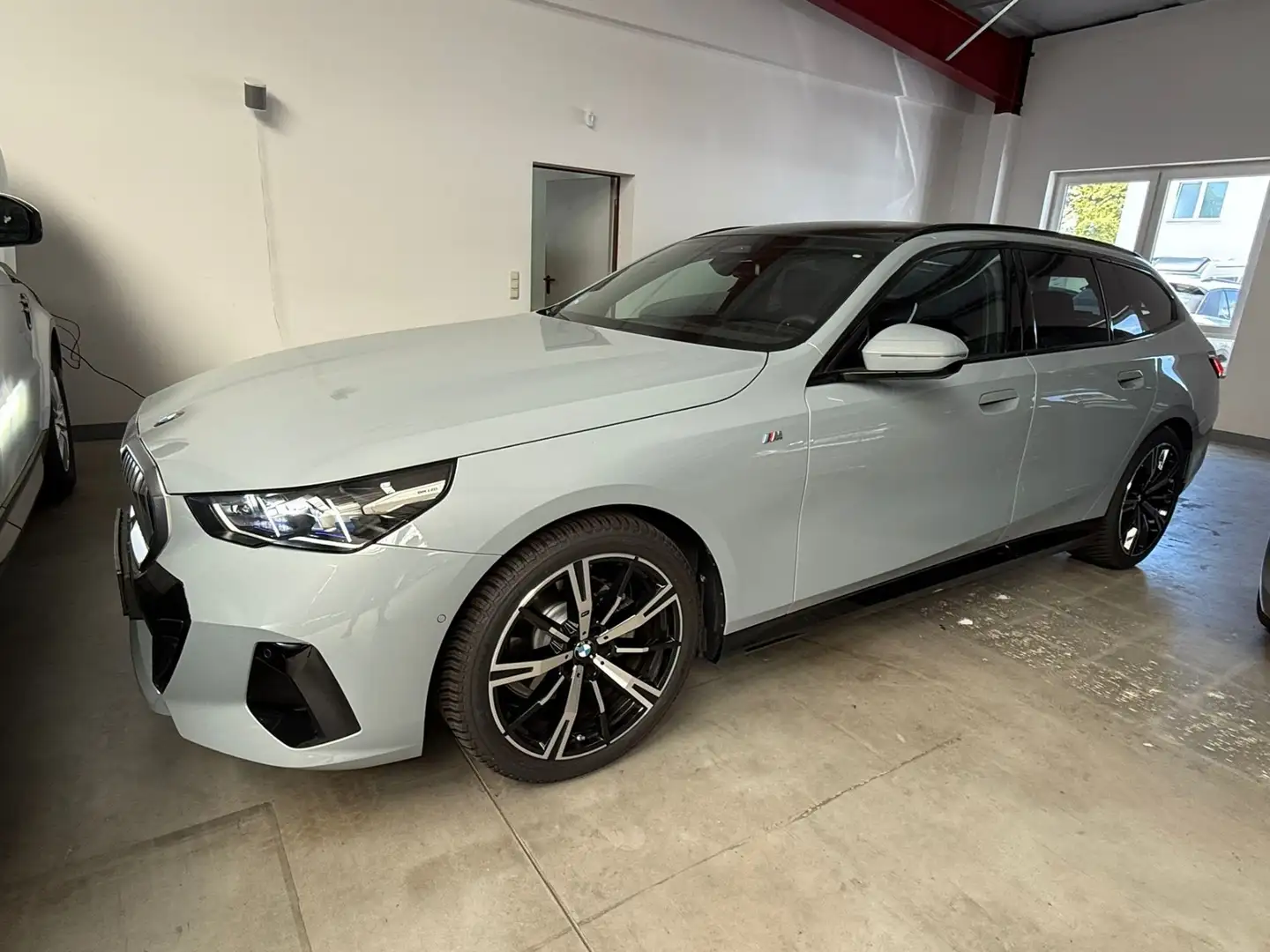 BMW 520 520d Touring 48V sdrive MSport Pro auto Grigio - 1