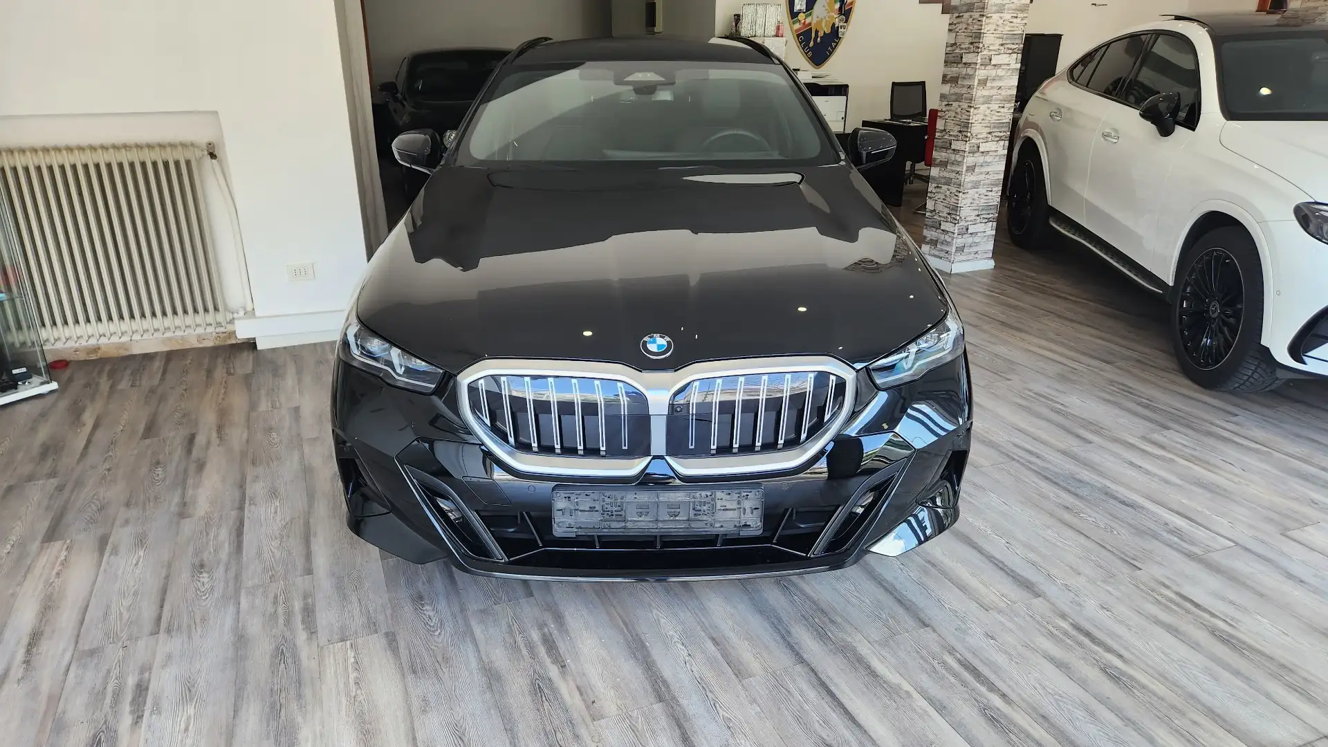BMW 520 520d Touring 48V xdrive MSport  auto Schwarz - 2