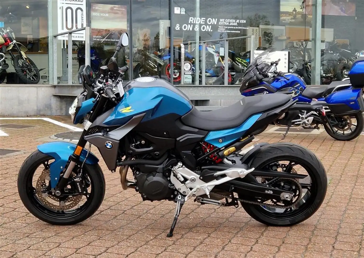 BMW F 900 R - Ex directie Blauw - 2