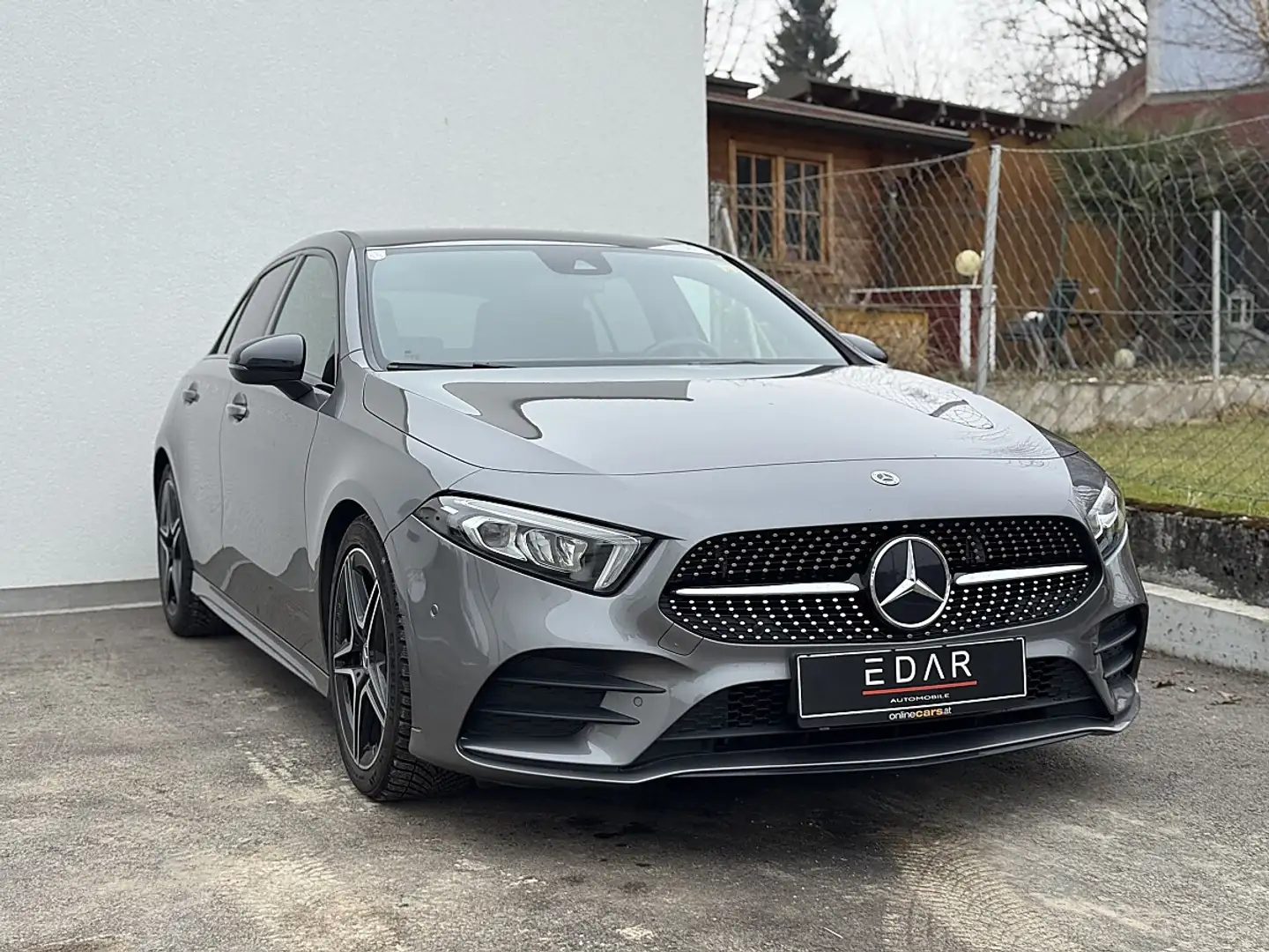 Mercedes-Benz A 180 d AMG Grau - 2