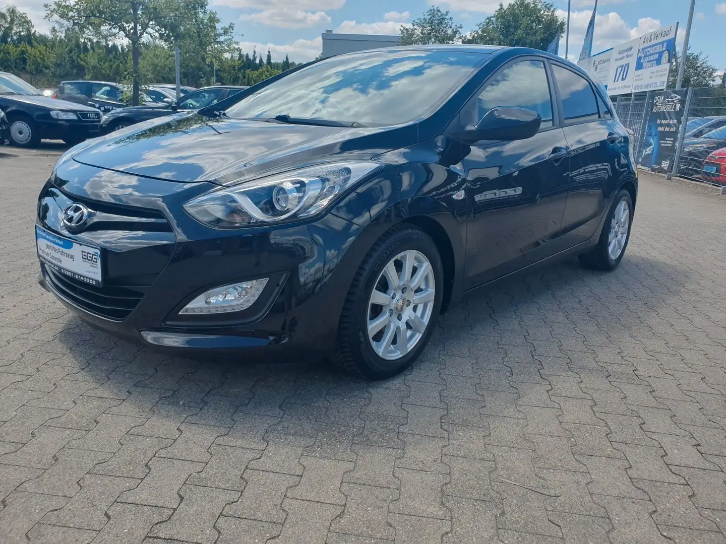 Hyundai i30 1.4 GARANTIE KLIMAANLAGE ALUFELGEN TÜV NEU Noir - 1
