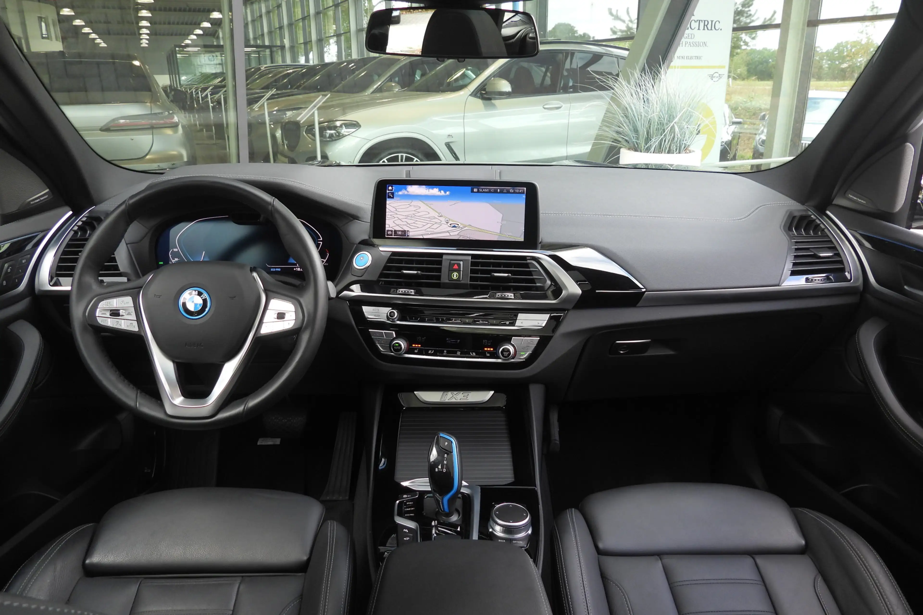 BMW iX3 High Executive / Sportstoelen / Head-Up / Adaptiev — photo 3