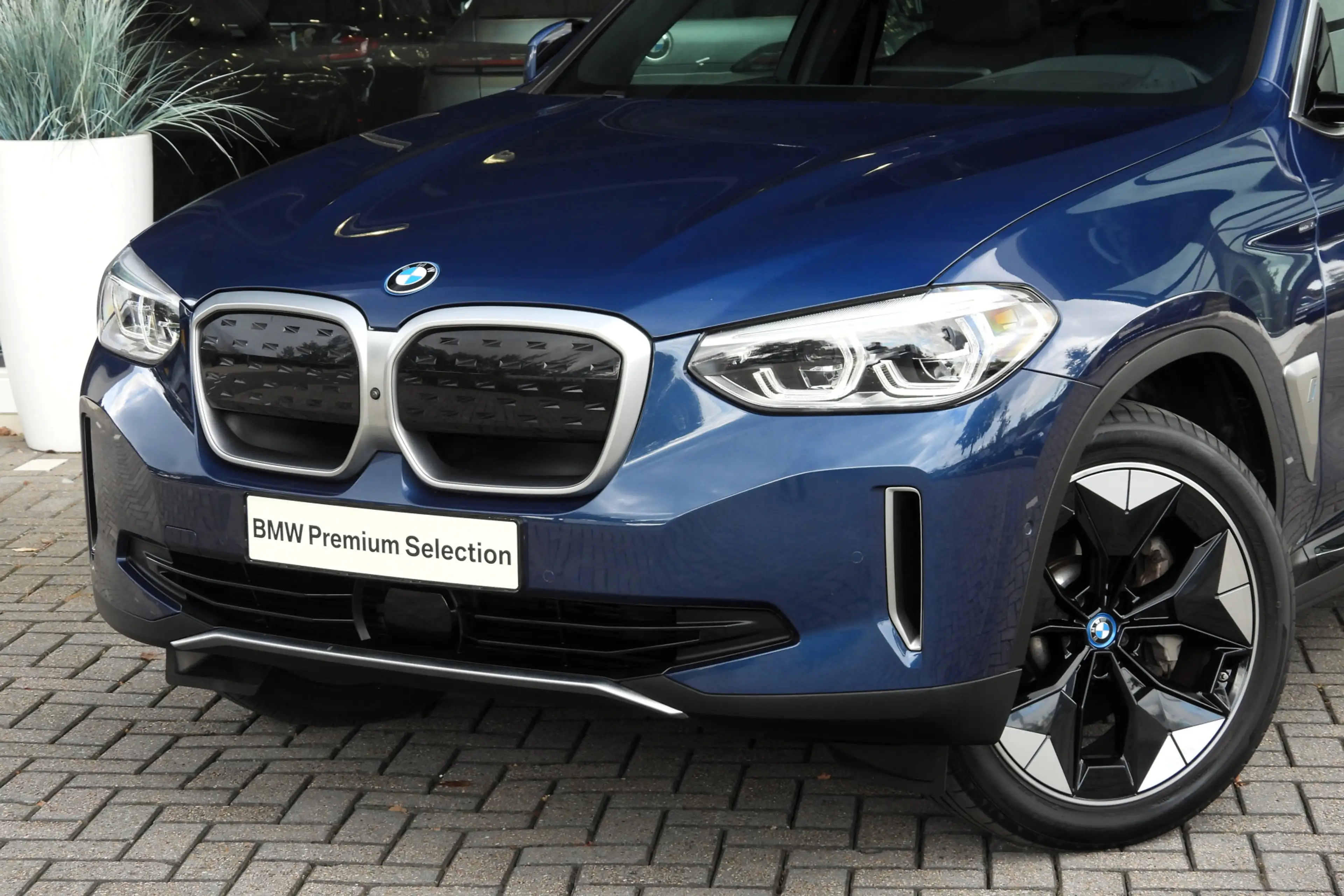 BMW iX3 High Executive / Sportstoelen / Head-Up / Adaptiev — photo 6