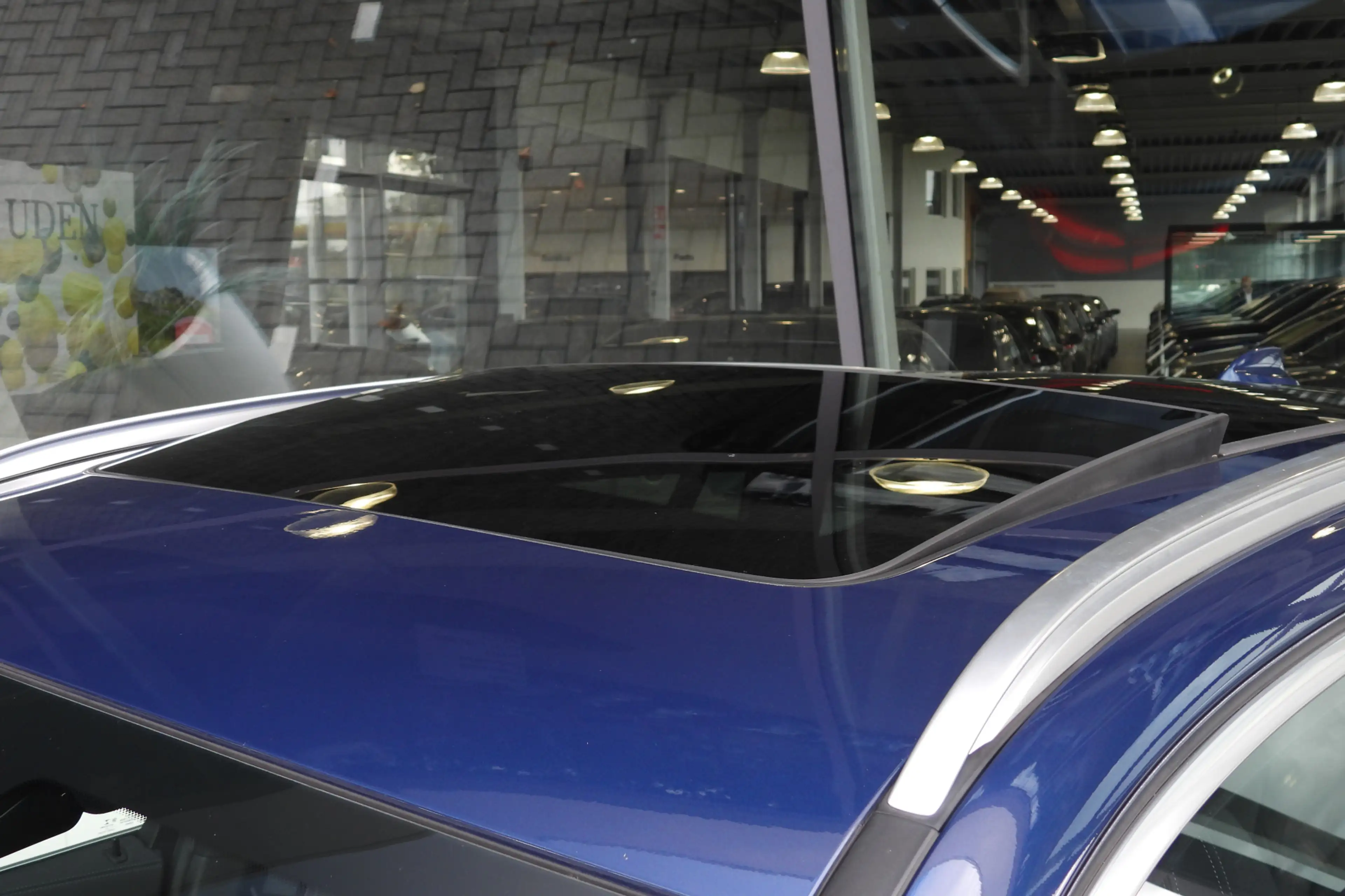 BMW iX3 High Executive / Sportstoelen / Head-Up / Adaptiev — photo 8
