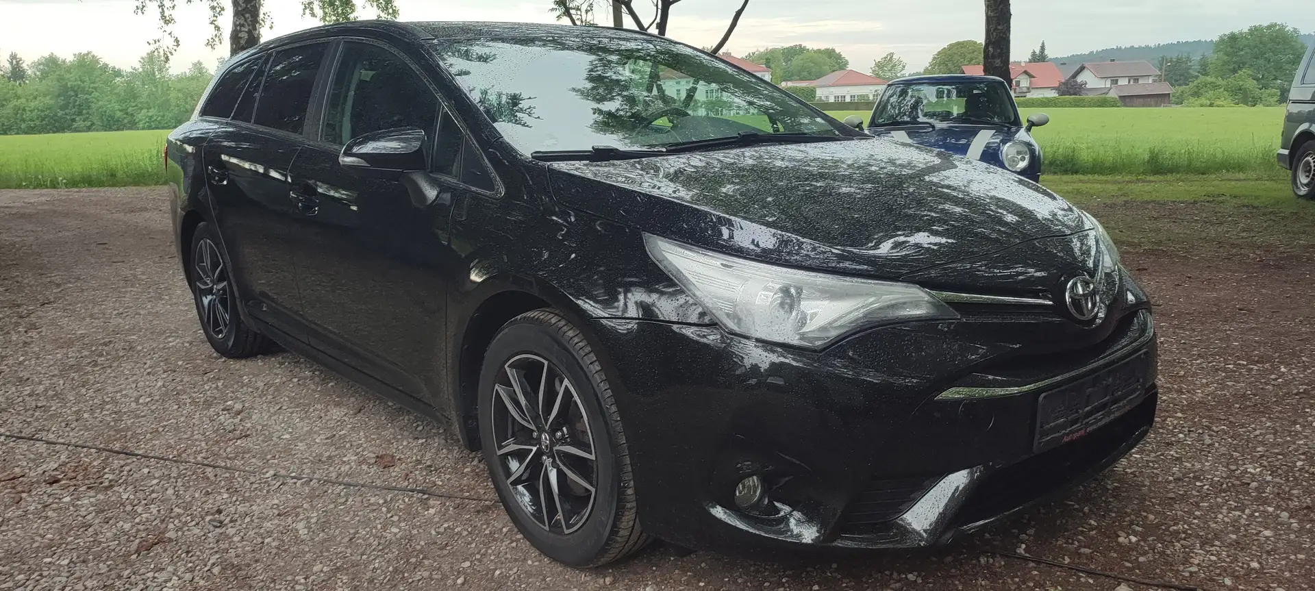 Toyota Avensis Business Edition GARANTIE TÜV NEU Schwarz - 1