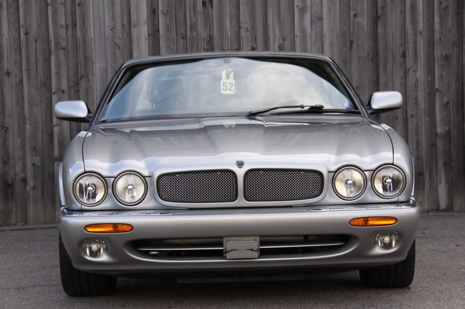 Jaguar XJR Top gepflegter XJR mit 2 Jahre Garantie srebrna - 1