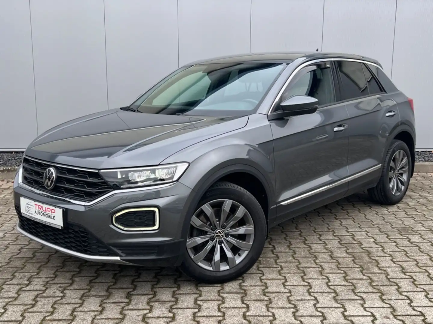 Volkswagen T-Roc 2.0 TDI Sport/LED/STANDH/AHK/VIRTUAL/ACC Grau - 1