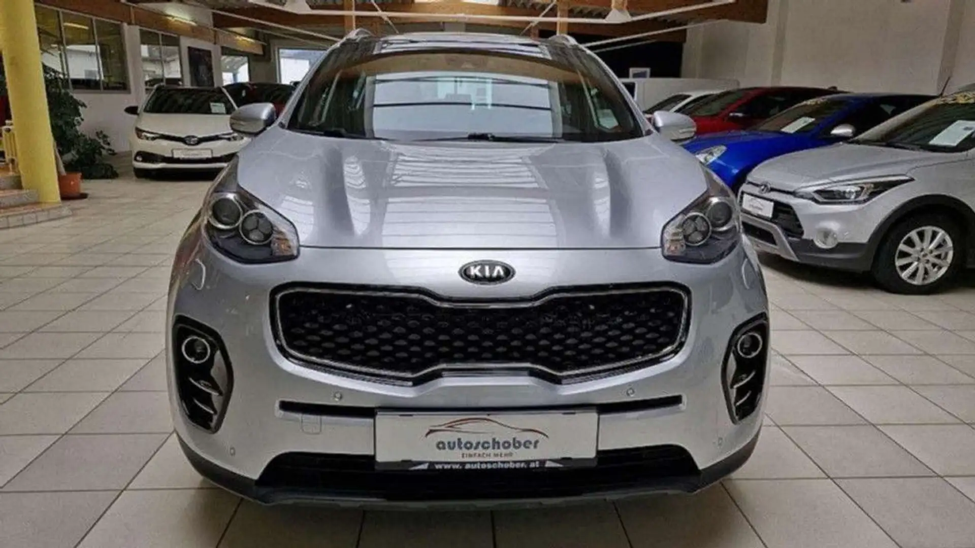 Kia Sportage 1,7 CRDI ISG Platin Grau - 2