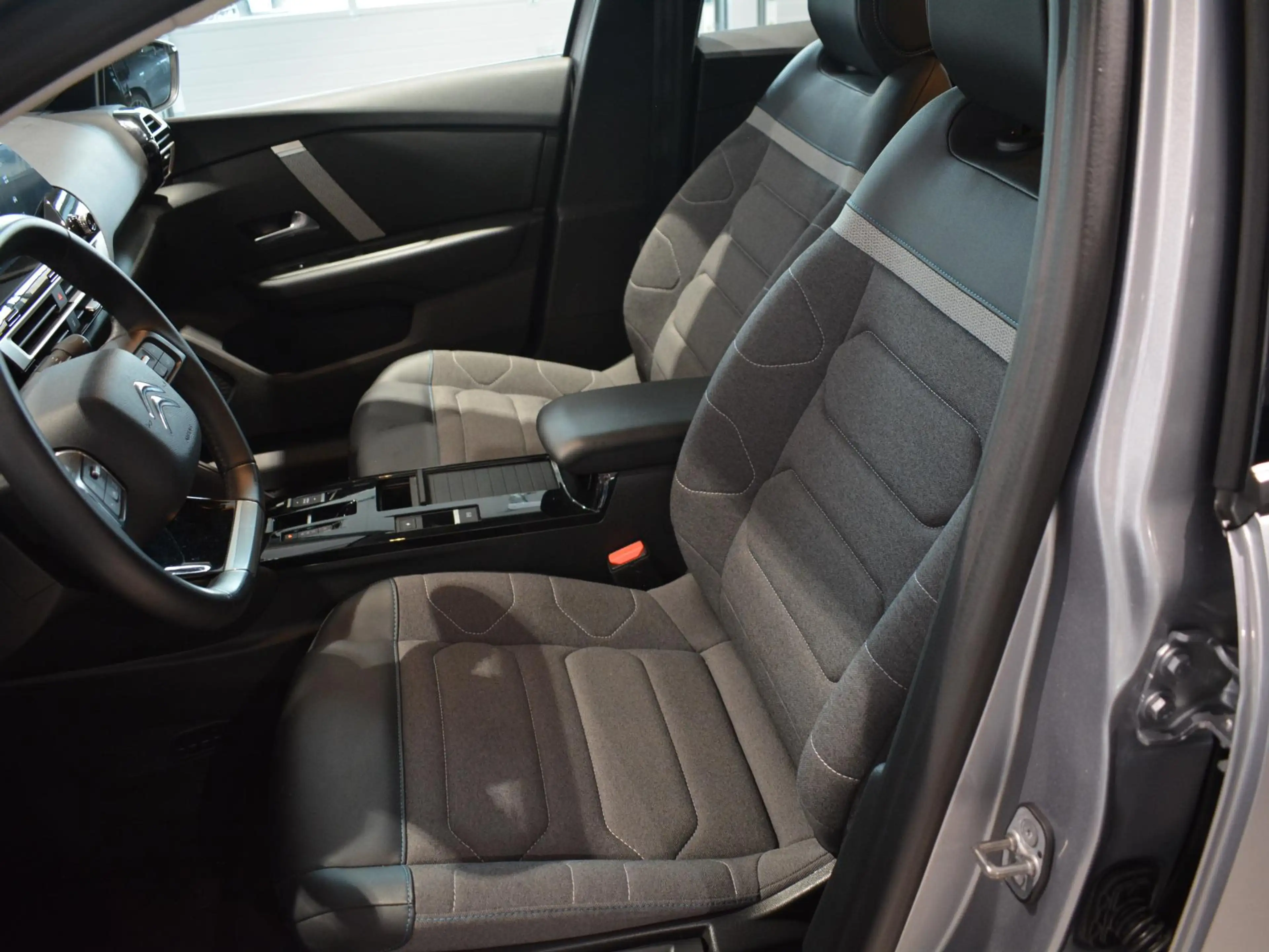 Citroen E-C4 Electric You 50 kWh | Ambiance Urban Grey Comfort Seats | A — photo 10