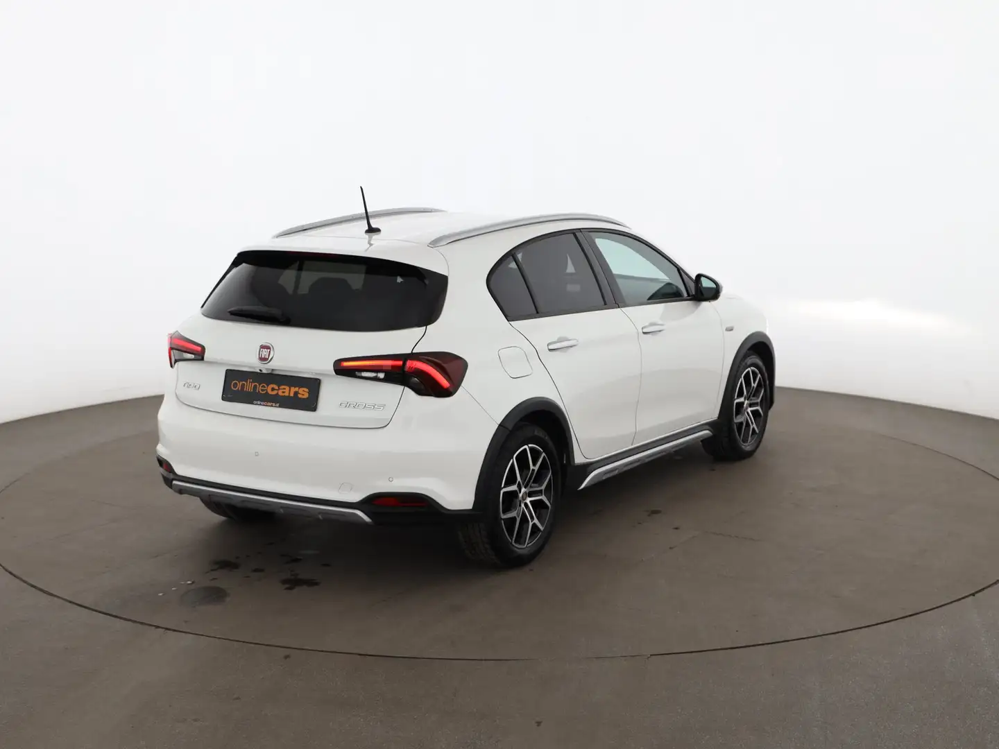 Fiat Tipo Hatchback 1.6 Multijet Cross LED RADAR NAVI Weiß - 2