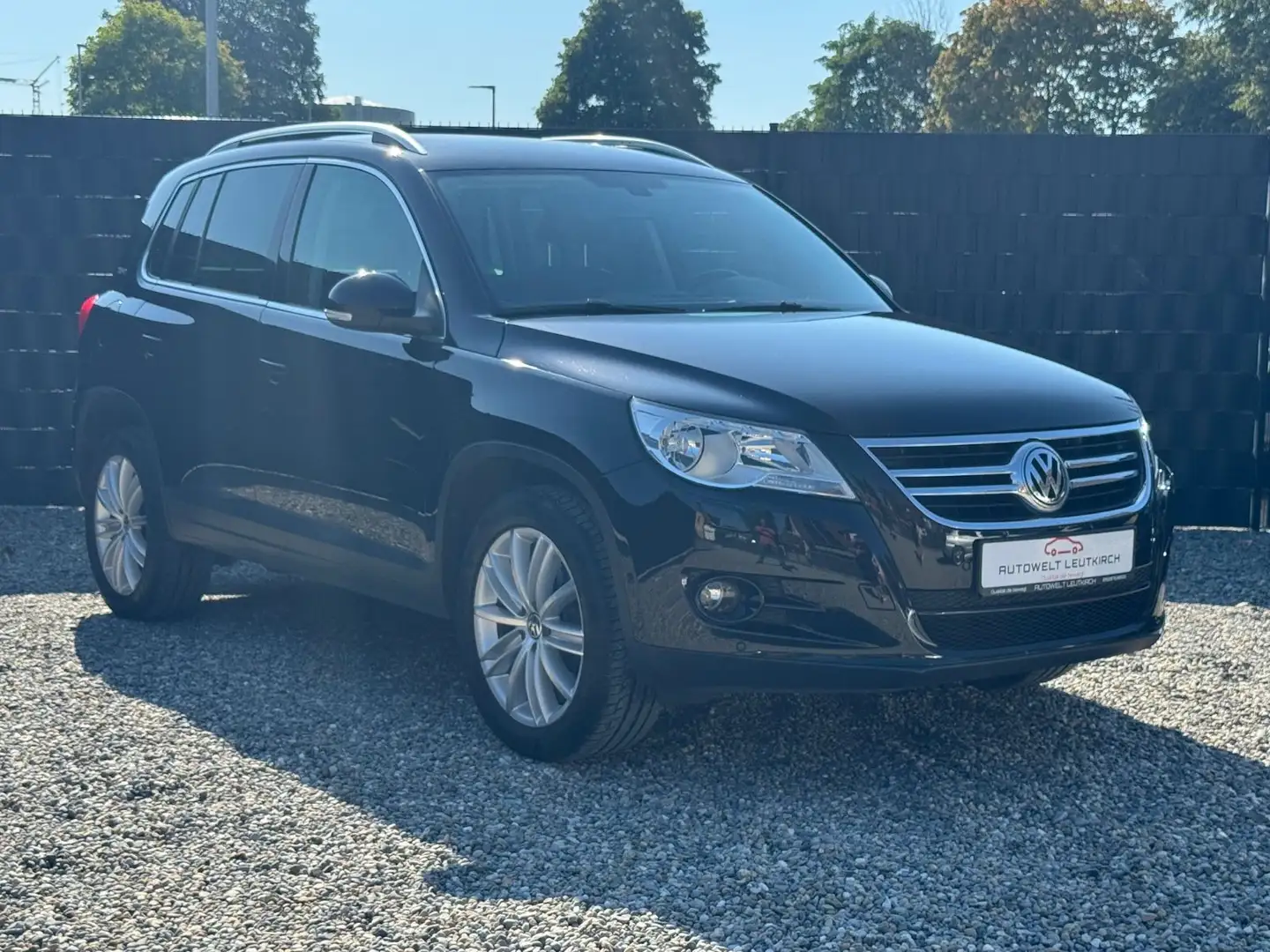 Volkswagen Tiguan Team 4Motion 2.0 TDI AHK PDC KLIMA TEMP. Schwarz - 2