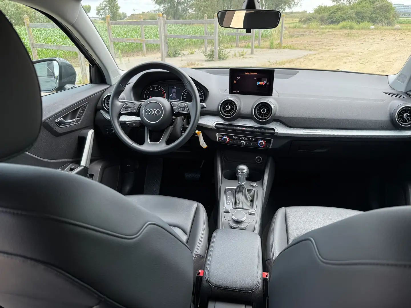 Audi Q2 1.5i,Leder Zwart,Verwarmd,Elektr.Koffer,Camera, Grijs - 1