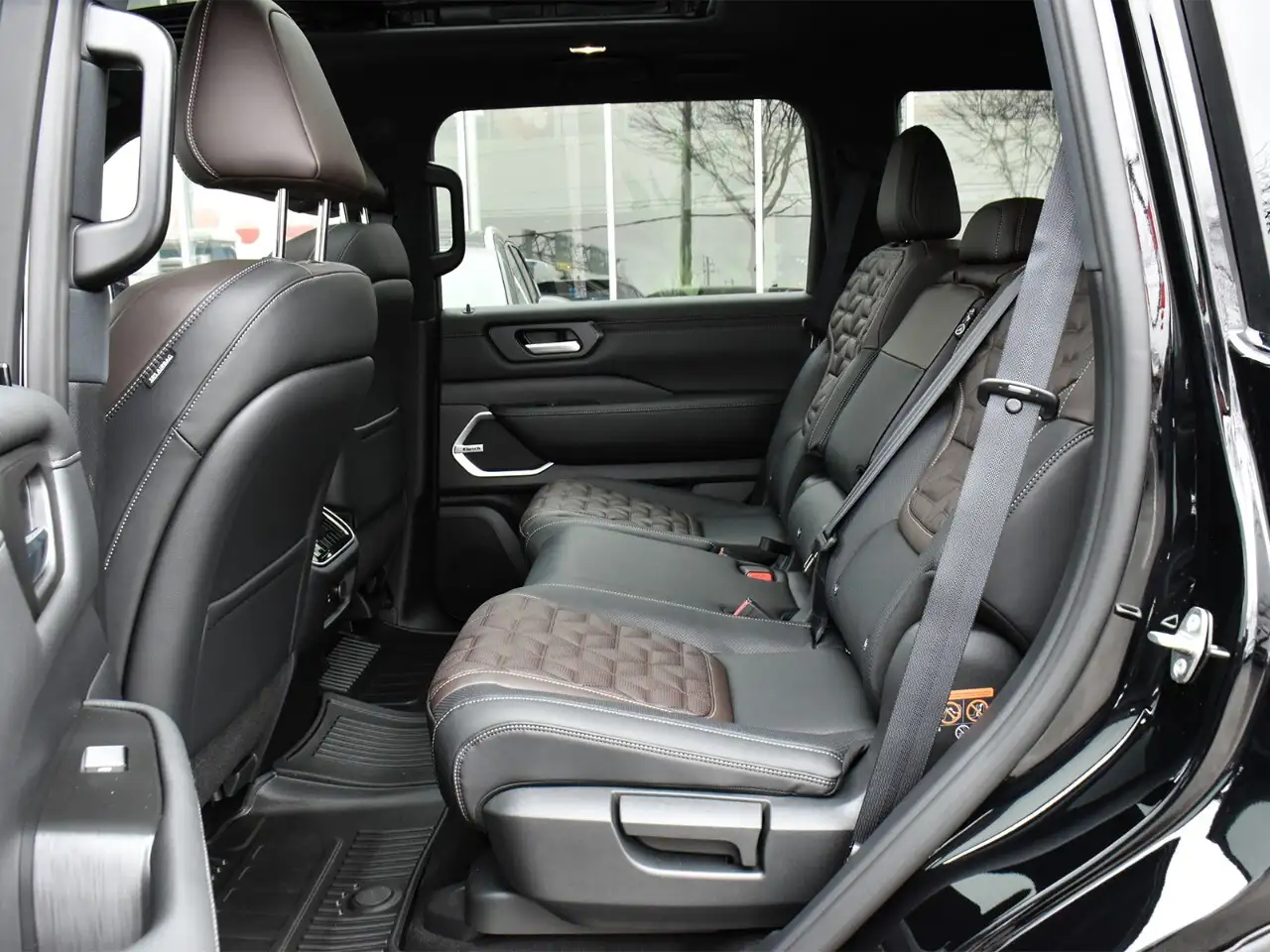 Nissan Armada снимка Nissan Armada