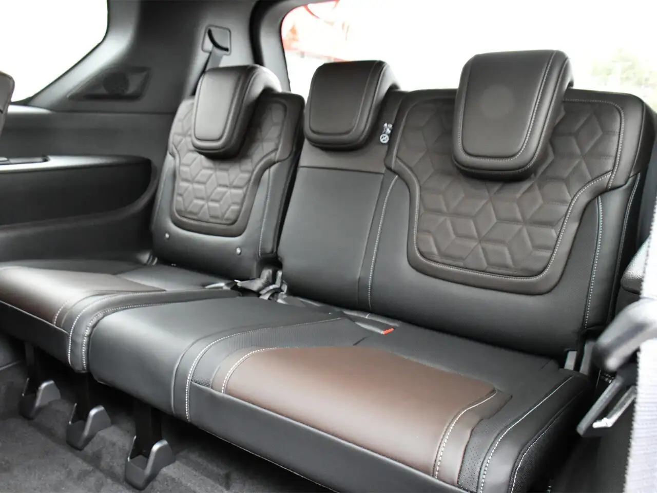 Nissan Armada снимка Nissan Armada