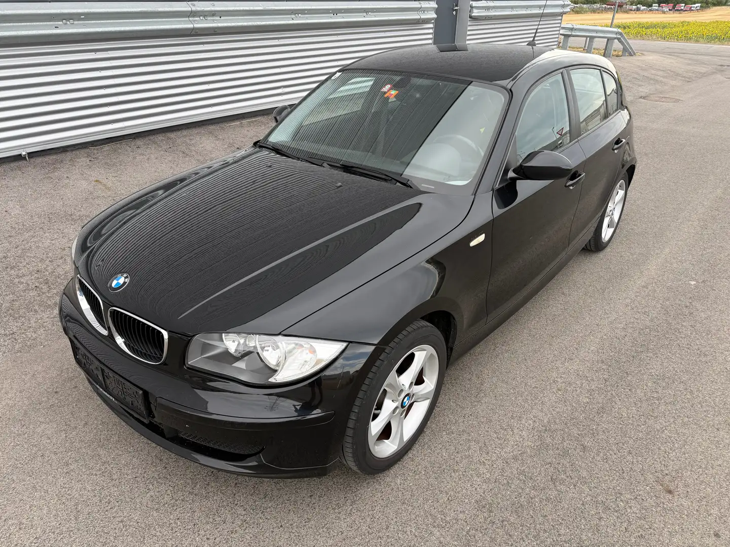 BMW 116 i Österreich-Paket ID:142 Schwarz - 1