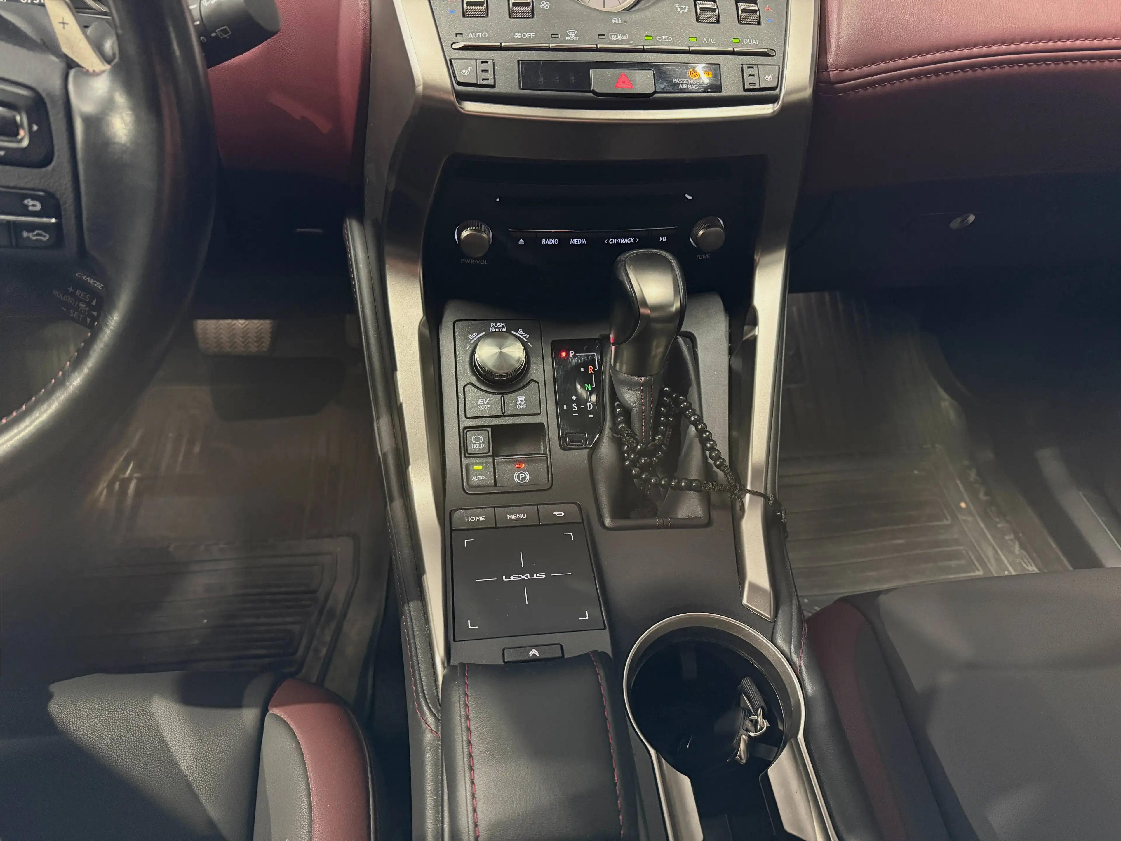 Lexus NX 300h NX 300h 2.5i AWD Black Line GARANTIE — photo 11