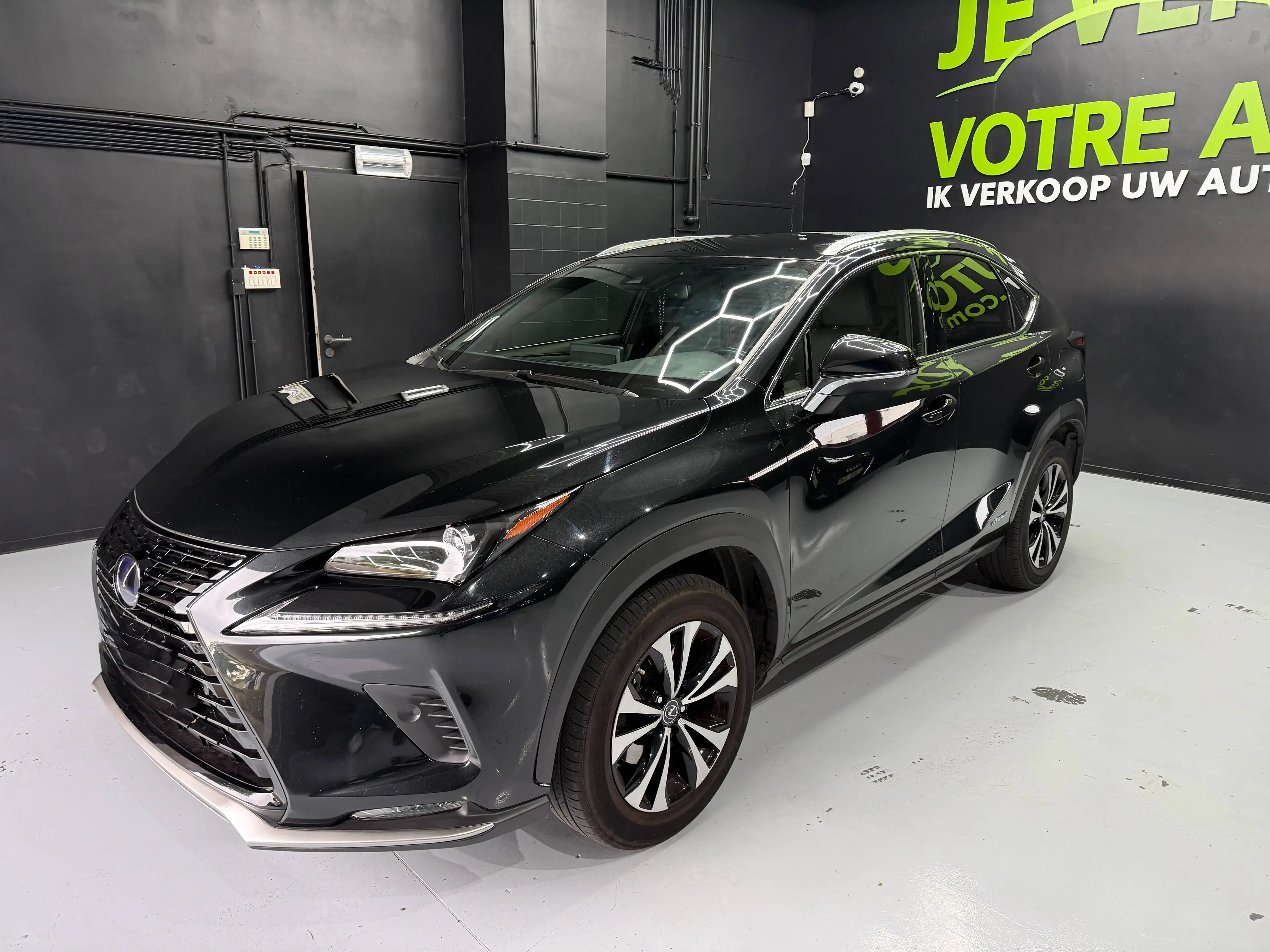 Lexus NX 300h NX 300h 2.5i AWD Black Line GARANTIE — photo 3