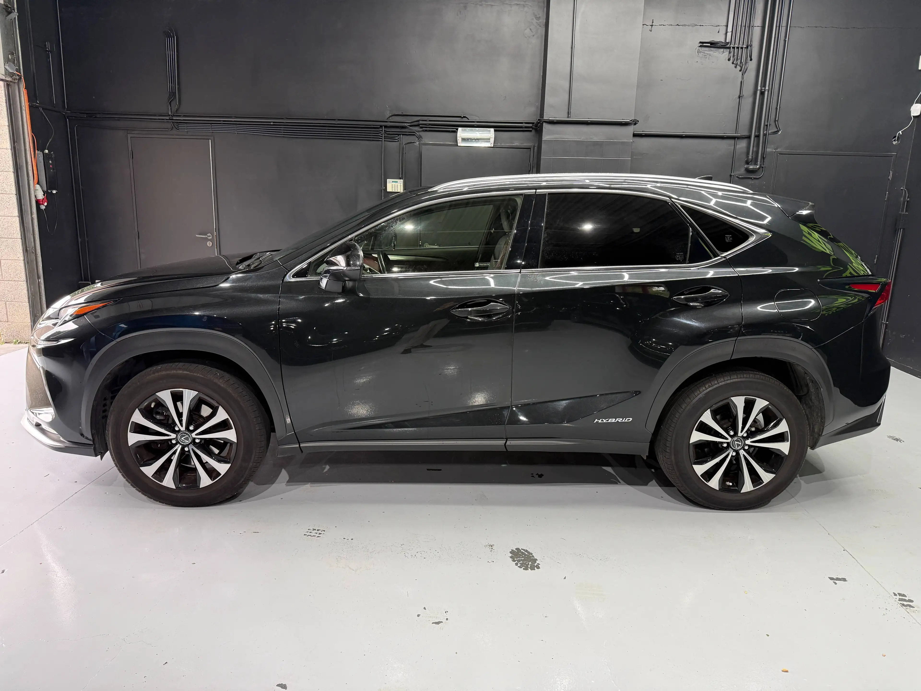 Lexus NX 300h NX 300h 2.5i AWD Black Line GARANTIE — photo 4