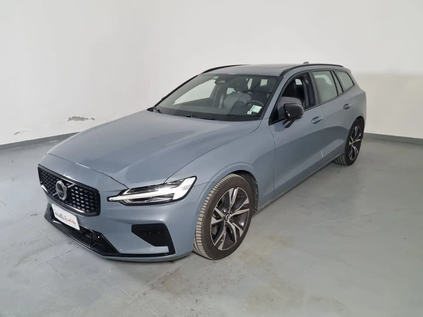 Volvo V60 V60 B4 (d) automatico Plus Dark Grigio - 2