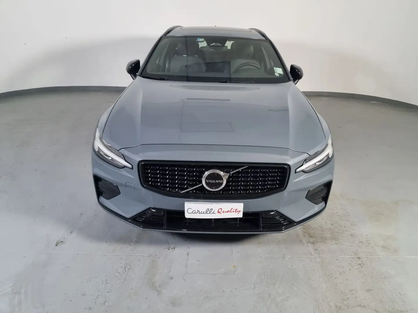 Volvo V60 V60 B4 (d) automatico Plus Dark Grigio - 1