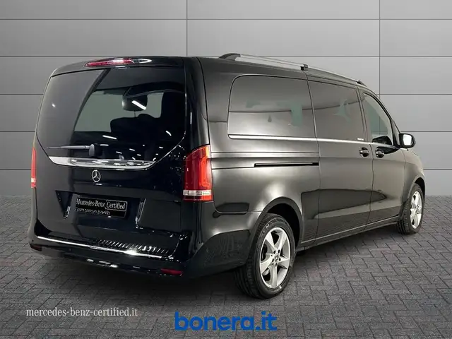 Mercedes-Benz V-Class view 2