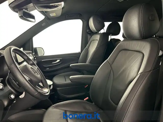 Mercedes-Benz V-Class view 10