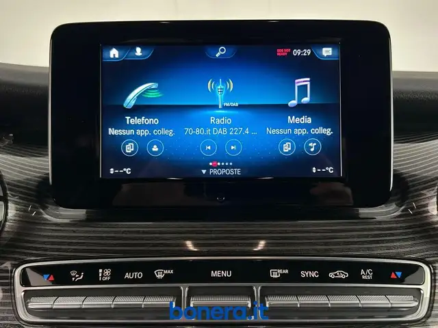 Mercedes-Benz V-Class view 12
