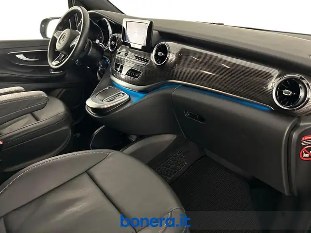 Mercedes-Benz V-Class view 15
