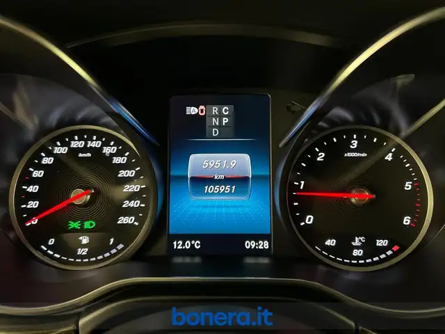 Mercedes-Benz V-Class view 13