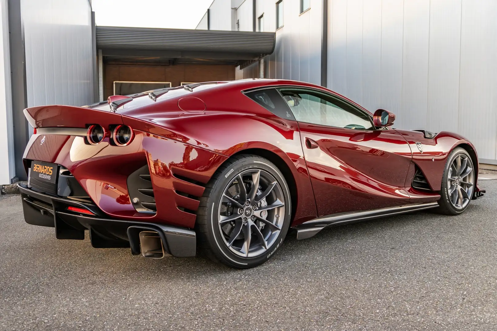 Ferrari 812 Competizione Rubino Micalizzato - 1 of 999 Rood - 2