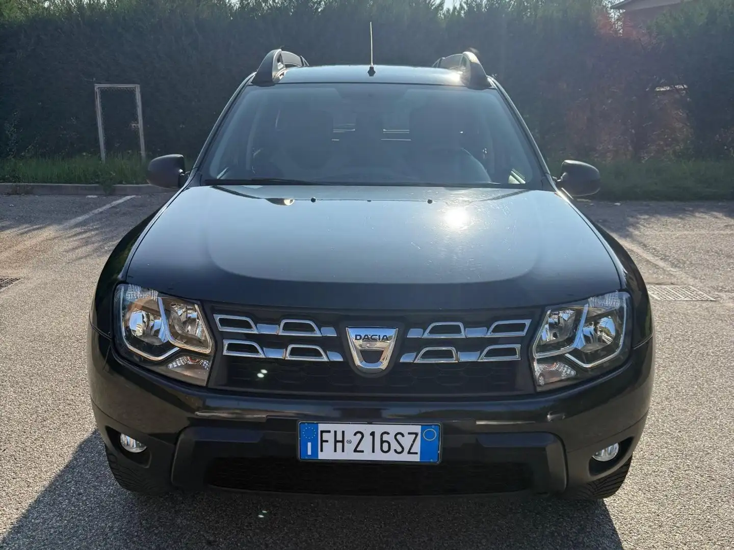 Dacia Duster 1.6 Gpl - NAV. - 12 MESI DI GARANZIA - Negro - 1