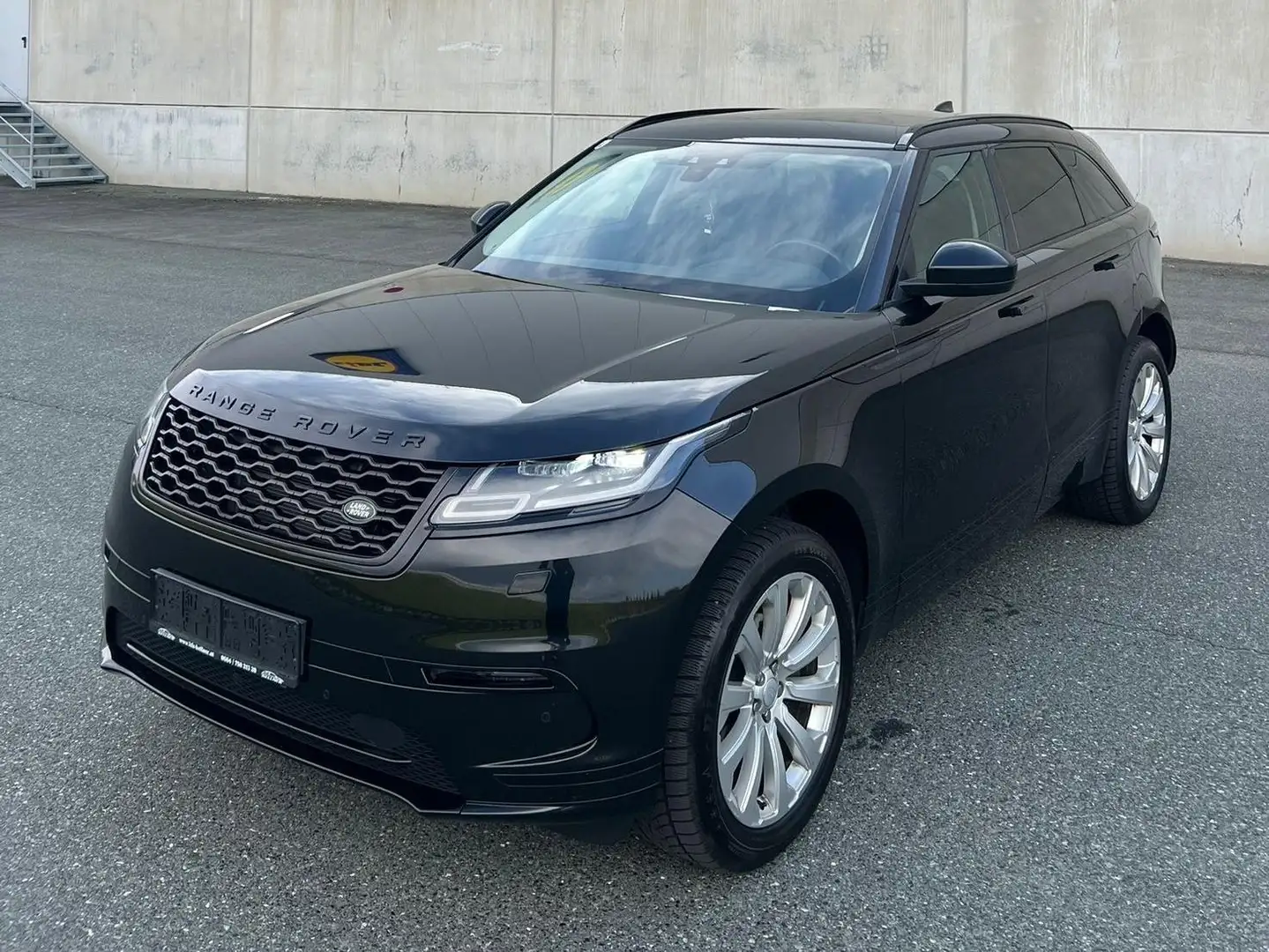 Land Rover Range Rover Velar Range Rover Velar 2,0 Allrad Aut. Schwarz - 2