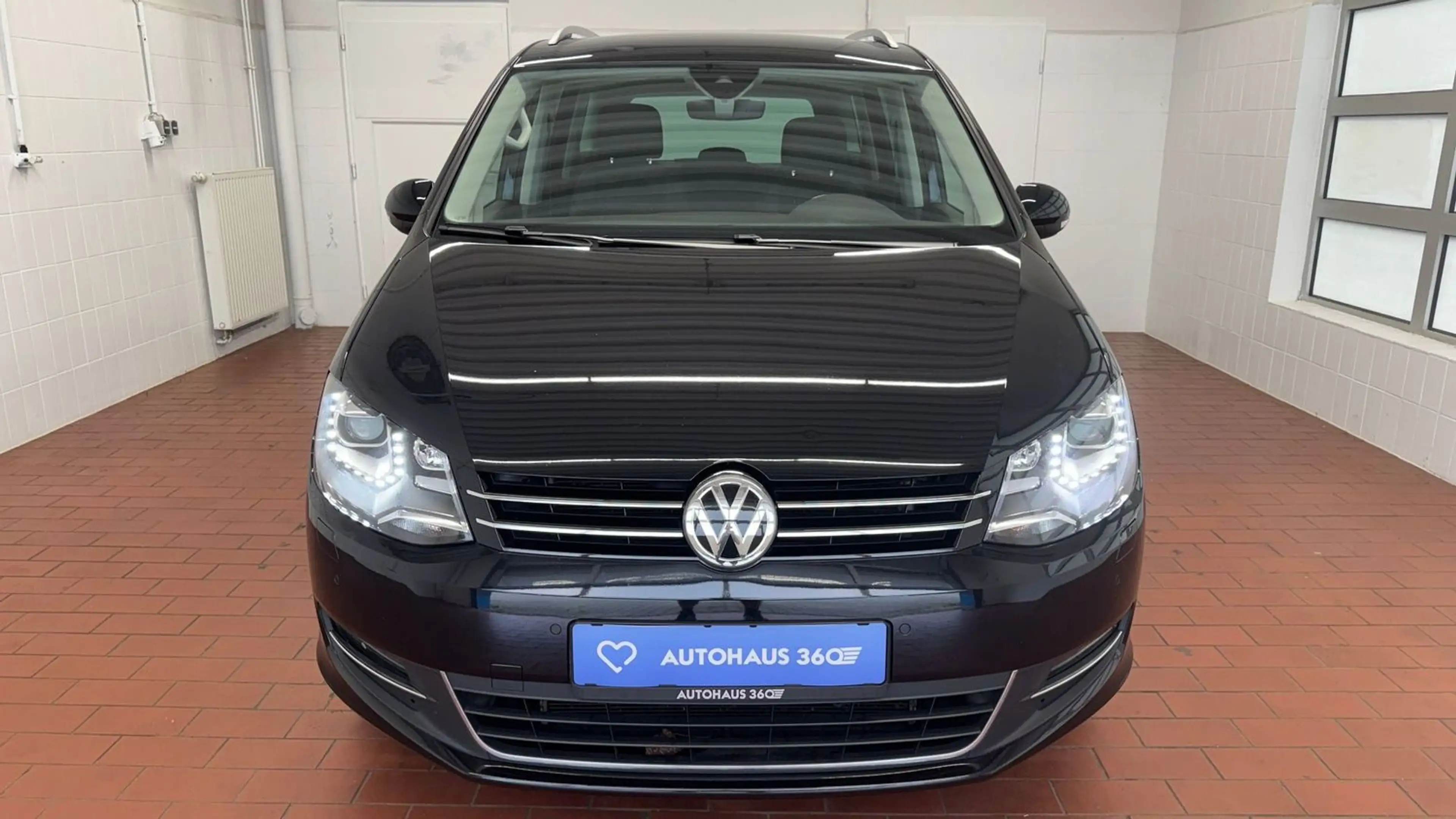 Volkswagen Sharan Highline DSG Bi-Xenon — photo 2