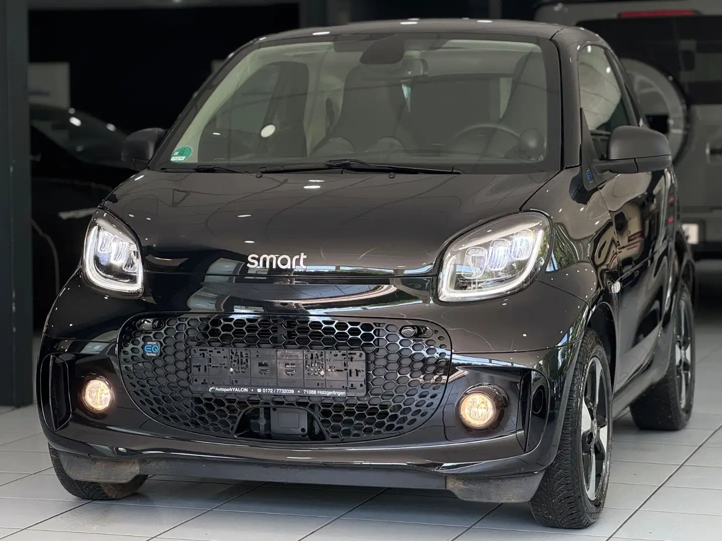 smart forTwo EQ EXCLUSIVE *MY22*PANO*LED*CAM*TEMP*SHZ* Schwarz - 1