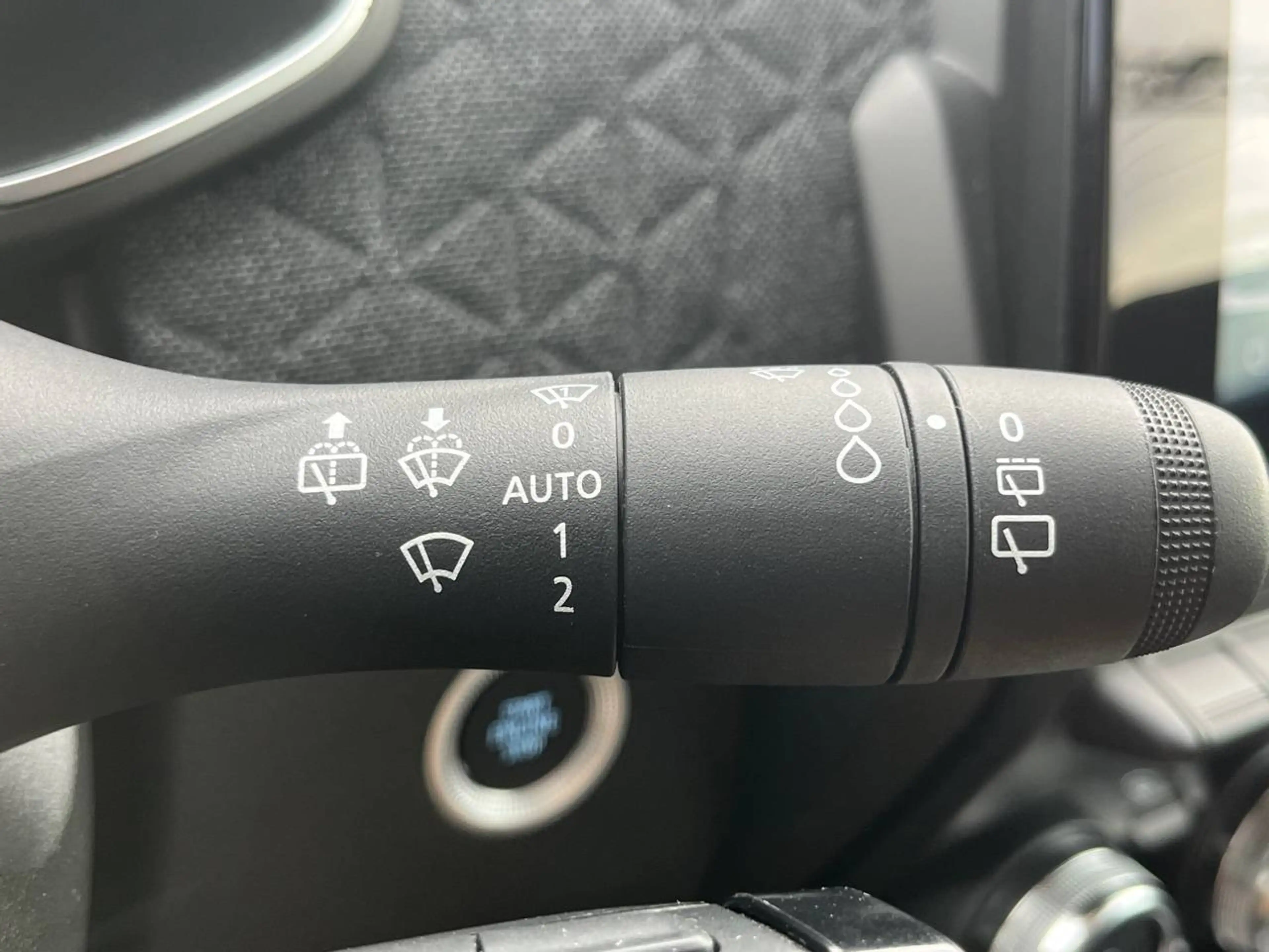 Renault ZOE 52 kWh R135 Iconic E.V.50 — photo 11